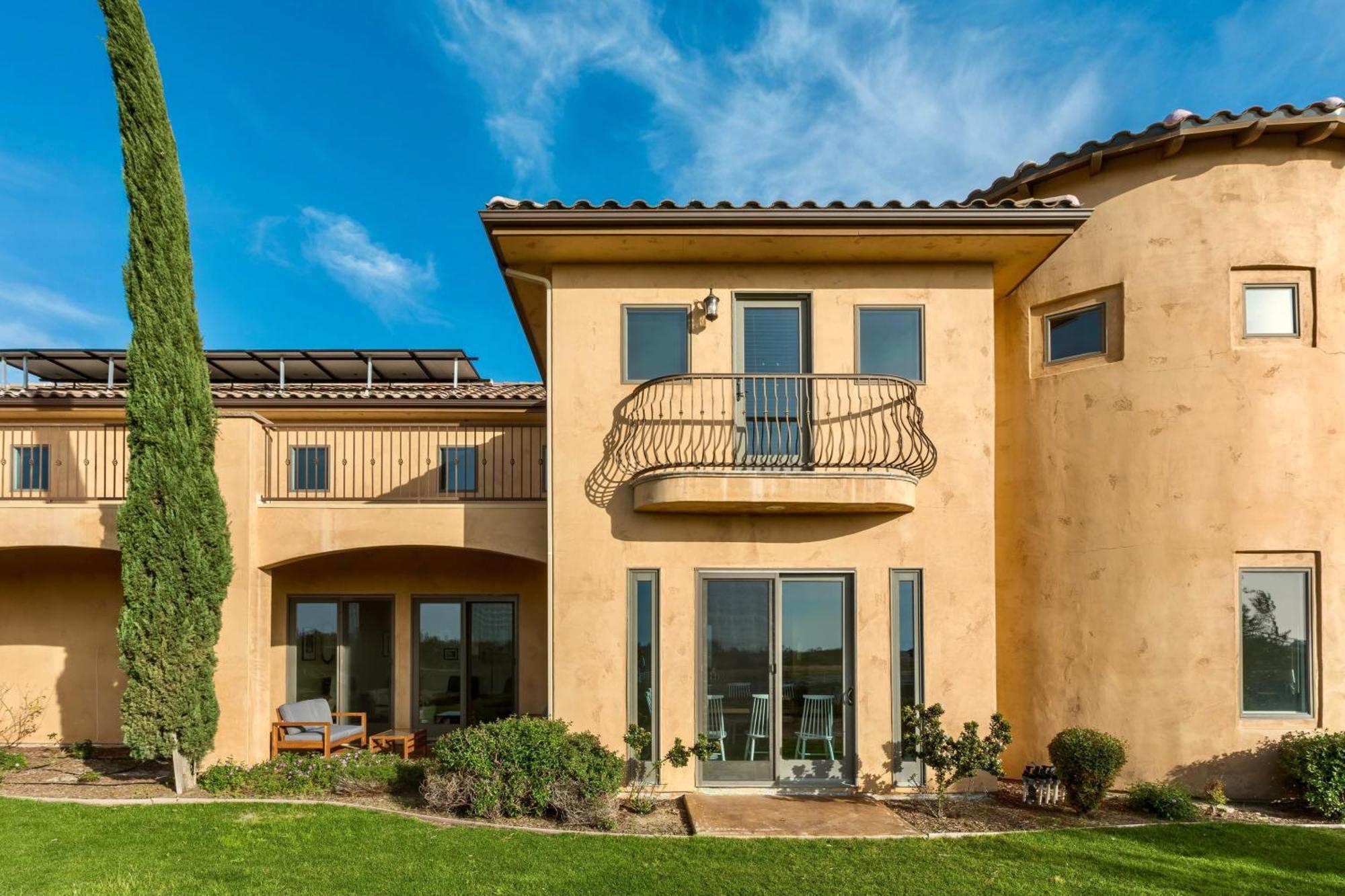 Palazzo Del Sol By Avantstay Breathtaking Home W Mountain Views Hot Tub Temecula Exterior photo