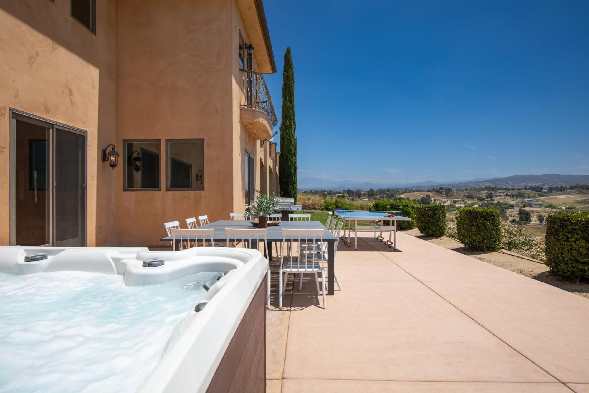 Palazzo Del Sol By Avantstay Breathtaking Home W Mountain Views Hot Tub Temecula Exterior photo